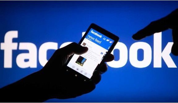 Facebook'ta hatadan dolayı fotoğraflara izinsiz erişiliyor