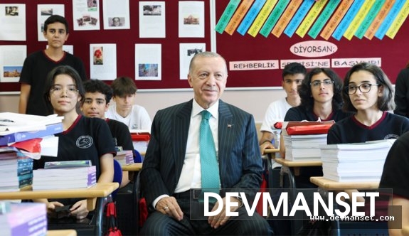 Cumhurbaşkanı Erdoğan “Size kendi ecdadınıza sövdürmeye çalışan köksüzlere kulak asmayın”
