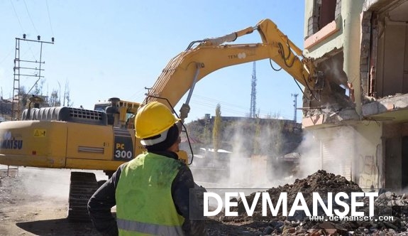 Diyarbakır Barosu'nun başvurusu üzerine hasarlı binalardaki yıkım çalışmaları durduruldu!