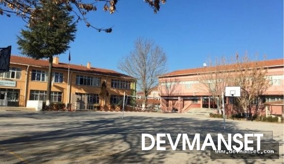 Edirne'de bulunan ortaokulda eline bıçak alan kız öğrenci 5 arkadaşını yaraladı!