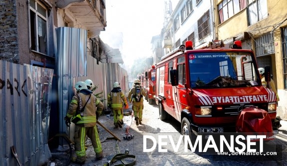 İstanbul'da bulunan 2 katlı metruk bina bir anda çöktü, bölgeye itfaiye ekipleri sevk edildi!