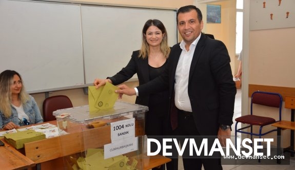 Denizli Babadağ Belediye Başkanı Ali Atlı eşi ile birlikte oyunu kullandı!