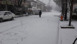 İzmir'de yağan kar herkesi şaşırttı