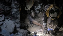 İdlib kentine gerçekleştirilen hava saldırıları devam ediyor