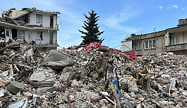 Deprem felaketinde hayatını kaybedenlerin sayısı 42 bin 310'a yükseldi!