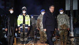 Millî Savunma Bakanı Hulusi Akar, Gece Hatay’daki Çalışmaları İnceledi ve Görev Başındaki Mehmetçiği Denetledi