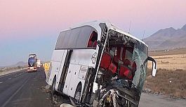 Yozgat ve Erzincan'da aynı saatte yaşanan otobüs kazalarında 3 kişi hayatını kaybetti, 46 kişi yaralandı!